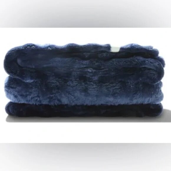HYTHE Navy Blue Bubble Blanket (60” x 50”) BRAND-NEW & SO LUXURIOUS! - Picture 3 of 5